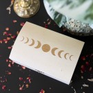 Månefasenes Gavekiste - Lys, Kraft & Nye Begynnelser thumbnail