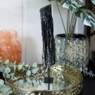 Stor Svart Turmalin Råbit På Stand 1,5KG thumbnail