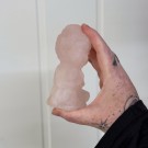 Rosenkvarts Buddha Figur, 458g thumbnail