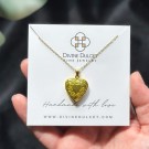 Divine Dulcet ~ Chérie (18K Hjerte Medaljonghalskjede + Vel Unt hjerte) thumbnail