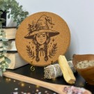 ~Witchcraft Edition~ Vel Unt's Gryteunderlag - Freckle Witch thumbnail