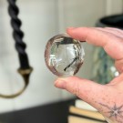 OBS: Dårlige bilder pga gjennskinn fra ting i rommet, se hovedbilde for detaljene som faktisk er INNI krystallen. thumbnail