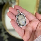 Hvit Månestein Anheng (KUN 1 STK) thumbnail