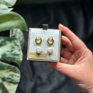 Luna Norte ~ Seaborn Coin Perlemor CZ Huggie Øredobber  thumbnail