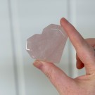 Rosenkvarts Hjerte - Kjærlighet i Fasettslipt Form thumbnail