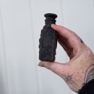 Poison Bottle - Giftflaske i Granat & Arfvedsonitt thumbnail