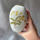 GJENBRUKS-SKATT: Nydelig Blomstervase m/gule blomster thumbnail