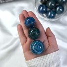 Små Blå Apatitt Kuler 3-4cm (FLERE VALG) thumbnail
