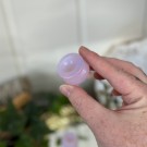 Rosa Opalitt Heksegryte Krystallkuleholder thumbnail