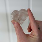 Flammekvarts Hjerte #2 - Indre Ild i Fasettslipt Form thumbnail