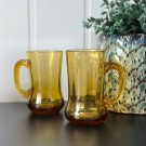 GJENBRUKS-SKATT: Vintage gule glasskopper med håndtak thumbnail