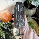 Stor Svart Turmalin Råbit På Stand 1,5KG thumbnail