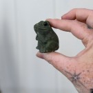 Frosk med Blad i Grønn Serpentin m/roterende base #2 thumbnail