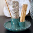 3-i-1 Grønn Røkelsesholder i Keramikk - Salvie, Palo Santo & Røkelsespinne thumbnail