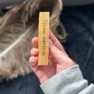 Palo Santo Pinne m/gravering ~ Lys inn - Mørke ut. thumbnail