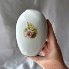 GJENBRUKS-SKATT: Nydelig Blomstervase thumbnail