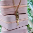 Alice in Wonderland | Nøkkel Smykke  thumbnail