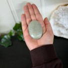 Glitrende Sage Aventurin Håndstein #1 (Aventurin med mica) thumbnail