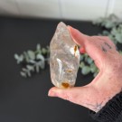 Bergkrystall med Golden Healer Flamme thumbnail