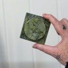 Frosk med Blad i Grønn Serpentin m/roterende base #2 thumbnail