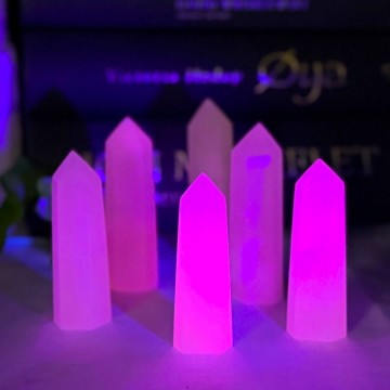 Rosa Mangano Kalsitt Tårn {UV REAKTIV}**