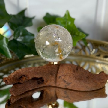 Bergkrystall Kule med Hematitt & Limonitt (Flammekvarts & Golden Healer)