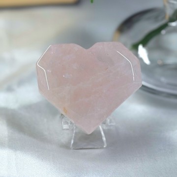 Rosenkvarts Hjerte - Kjærlighet i Fasettslipt Form